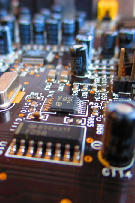 Circuitos Reprogramación de la Electrónica de Vehículos